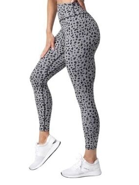 Vitality Leggings Gray Black Animal Print Glute Seam Yoga Athleisure Gym Medium